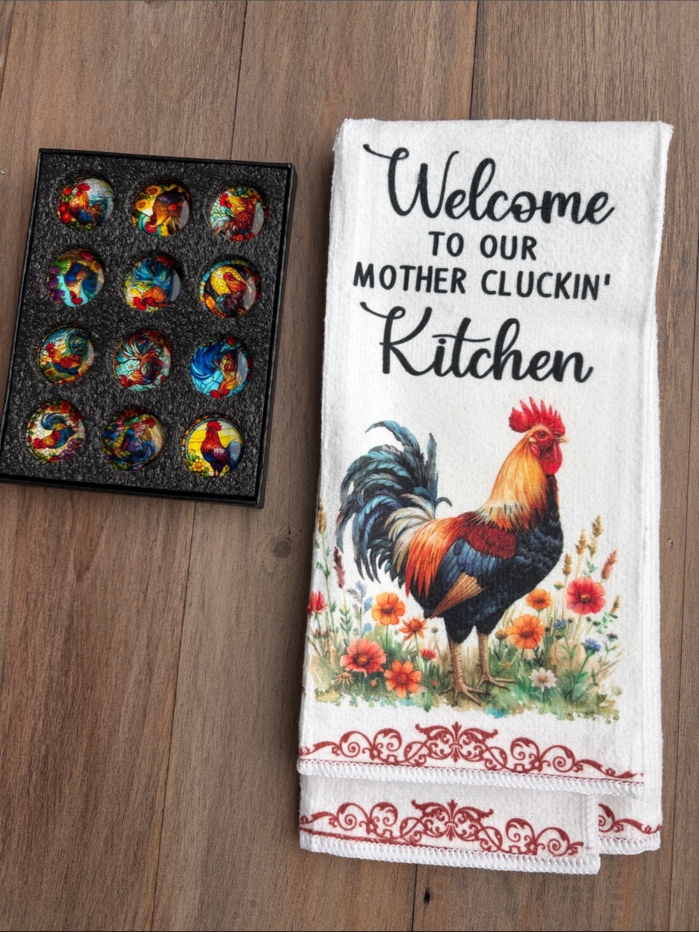 Kitchen Tea Towel - White Rooster Welcome Design and magnets NWOT